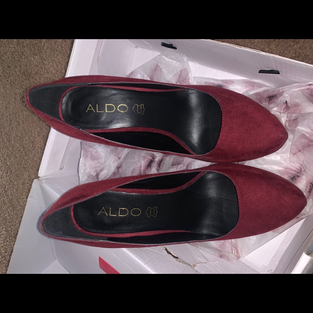 Burgundy Aldo pump heel